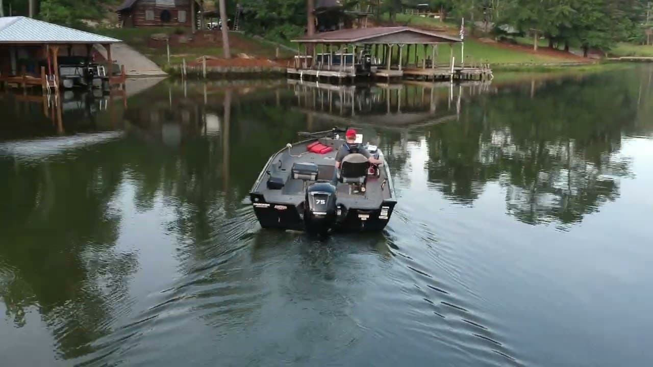 2019 Tracker  Pro Guide V-16 SC video