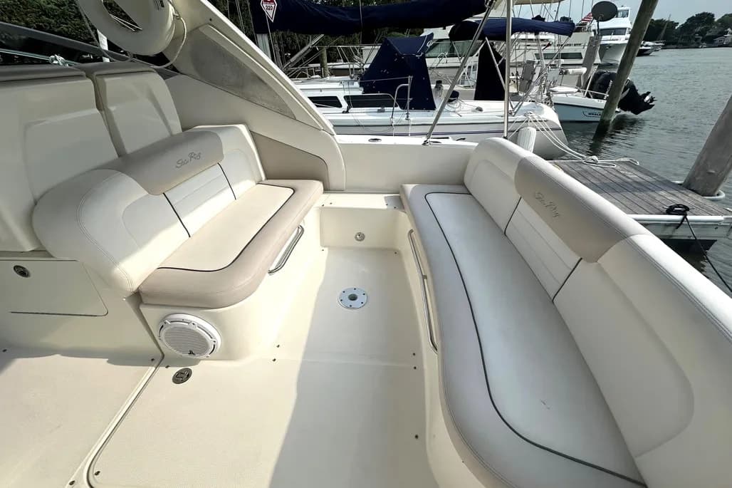 2010 Sea Ray 350 Sundancer thumbnail 1