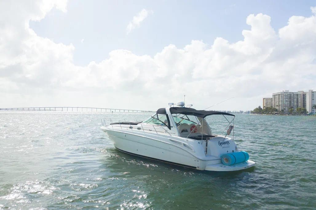 2003 Sea Ray 380 Sundancer thumbnail 1