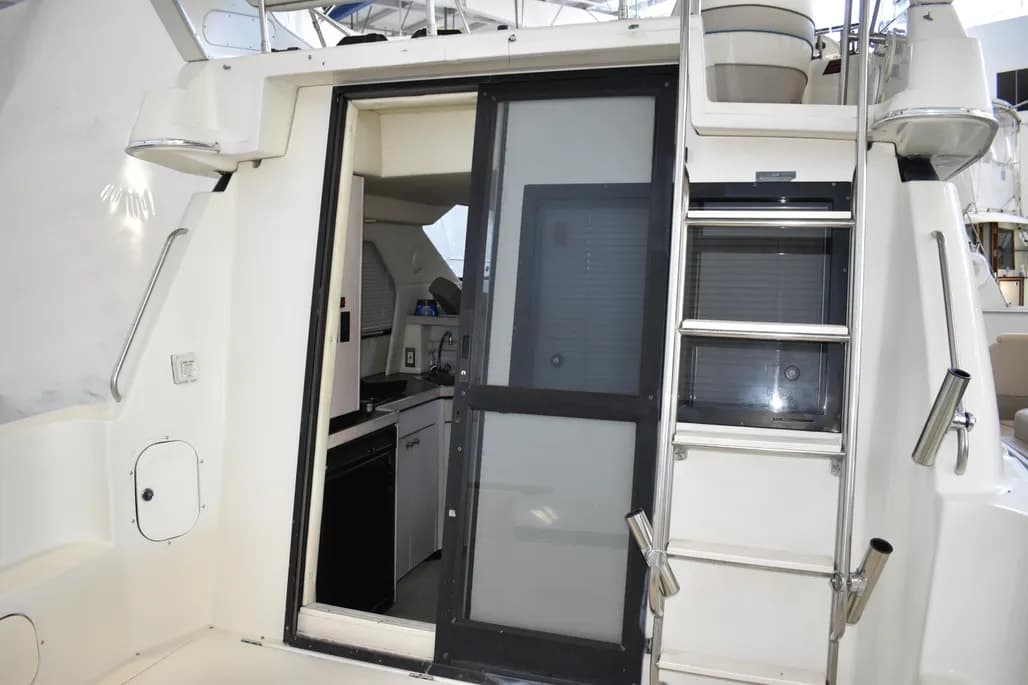 1996 Bayliner 3488 Avanti thumbnail 2