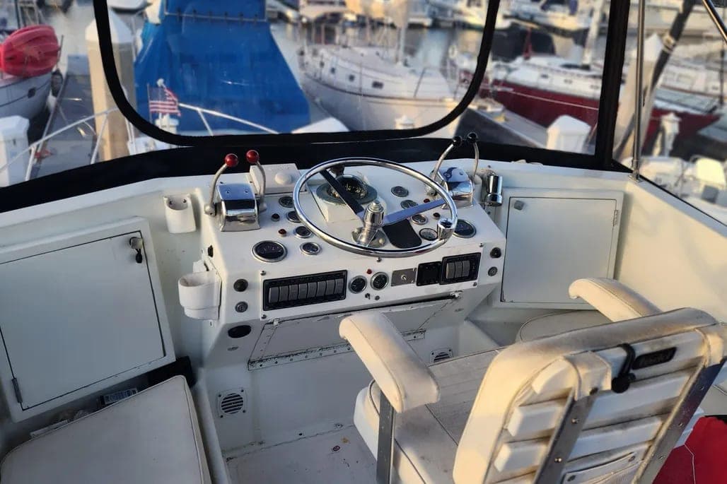 1973 Hatteras Convertible thumbnail 1