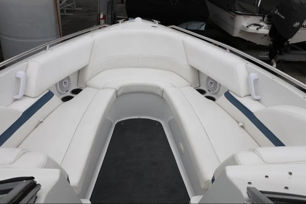 2005 Formula 260 Bowrider thumbnail 2