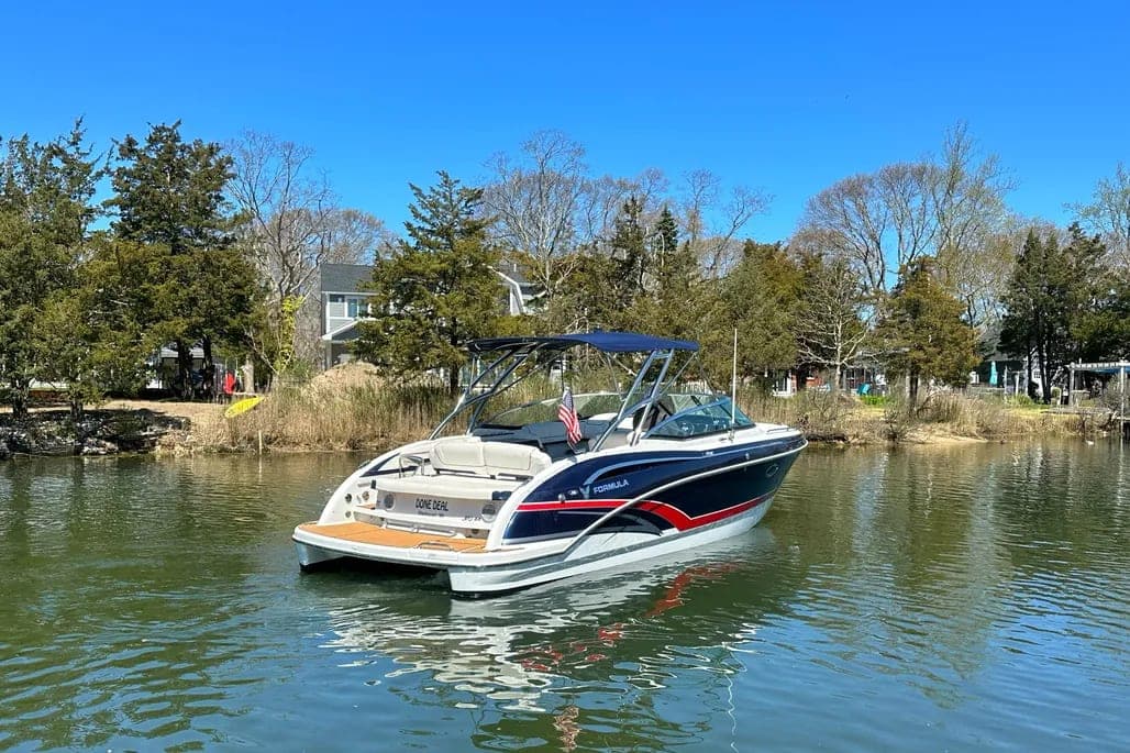 2015 Formula 310 Bowrider thumbnail 2