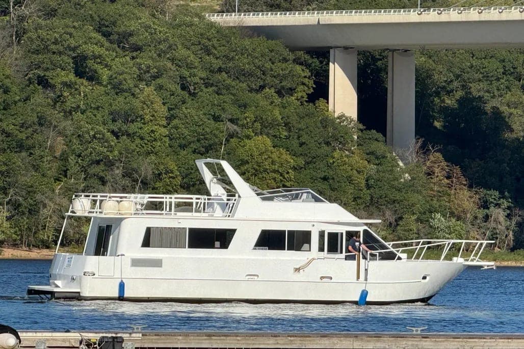 1996 Skipperliner Coastal Cruiser thumbnail 1