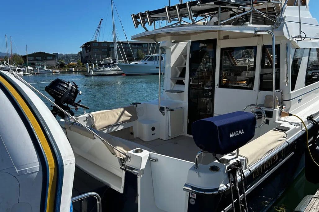 2017 Cutwater 30 CB thumbnail 1