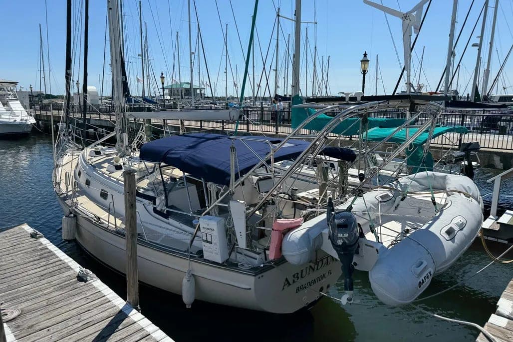 1999 1999 Island Packet 40 thumbnail 2