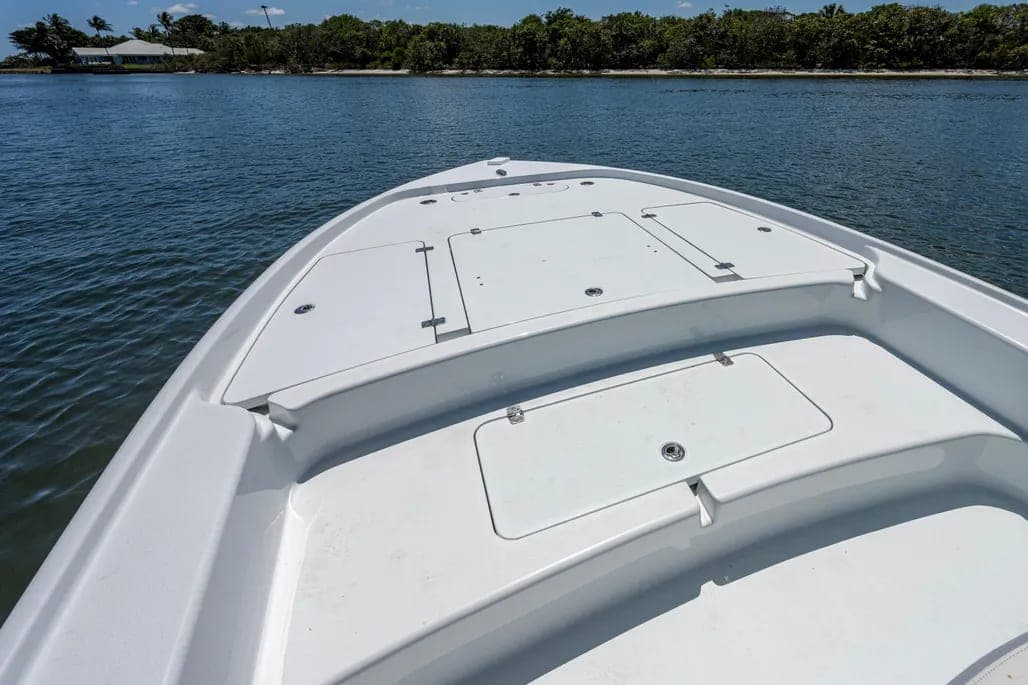 2021 Yellowfin 24 Bay thumbnail 1