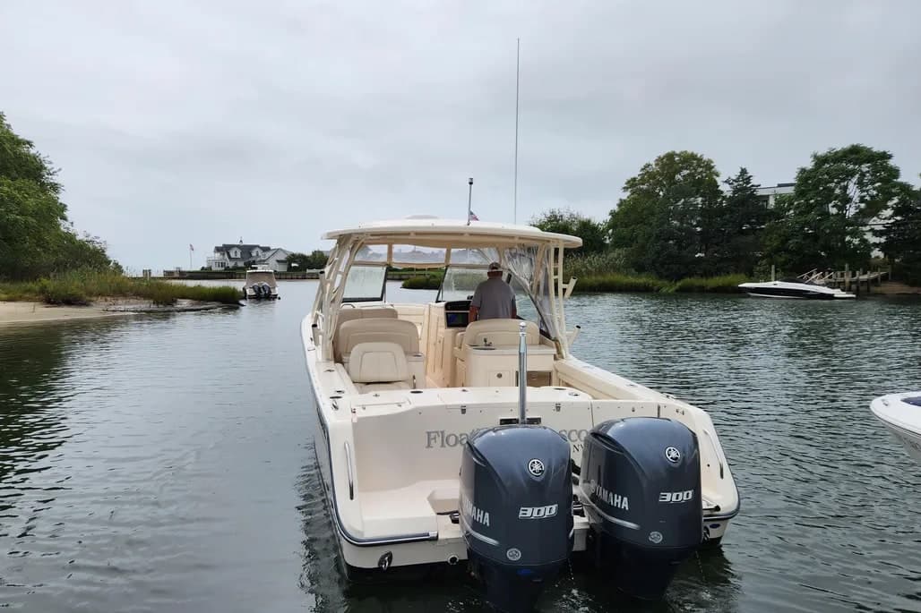 2016 Grady-White Freedom 307 thumbnail 2