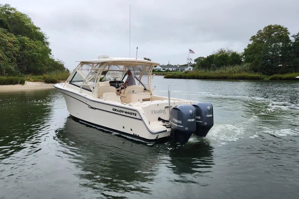 2016 Grady-White Freedom 307 thumbnail 1