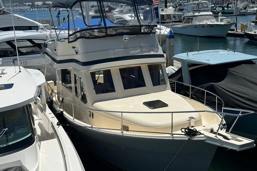 2005 Mainship 34 Trawler