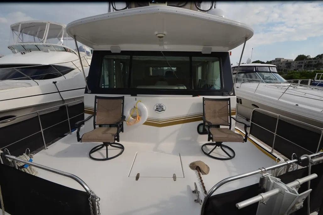 2004 Harbor Master 520 Widebody