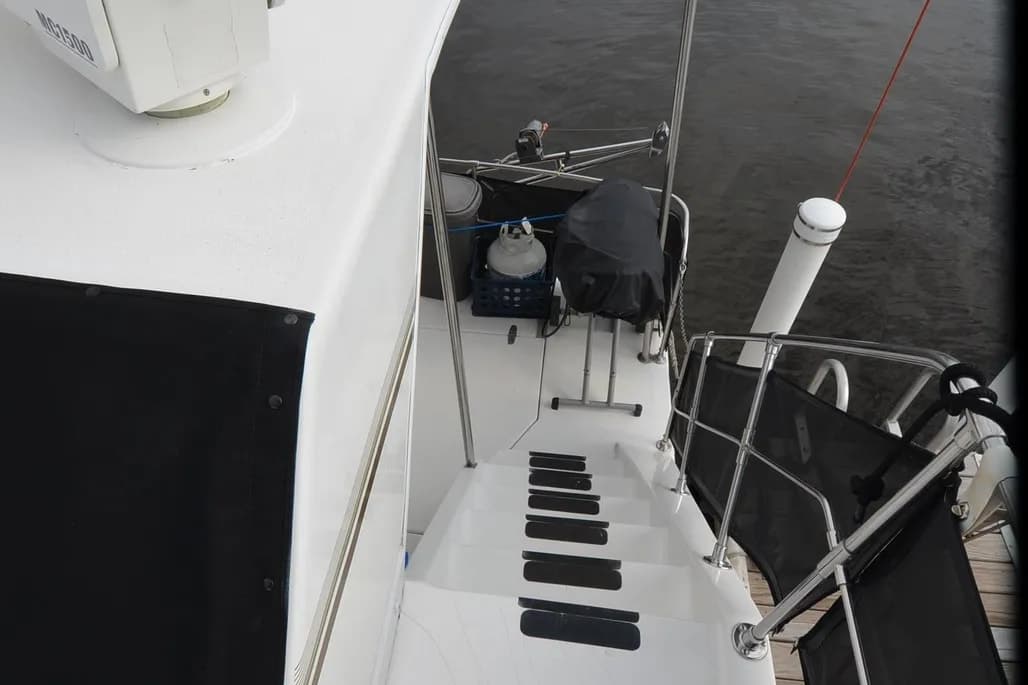 2004 Harbor Master 520 Widebody thumbnail 2