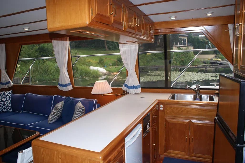 1990 Ocean Alexander 520 Pilothouse thumbnail 2