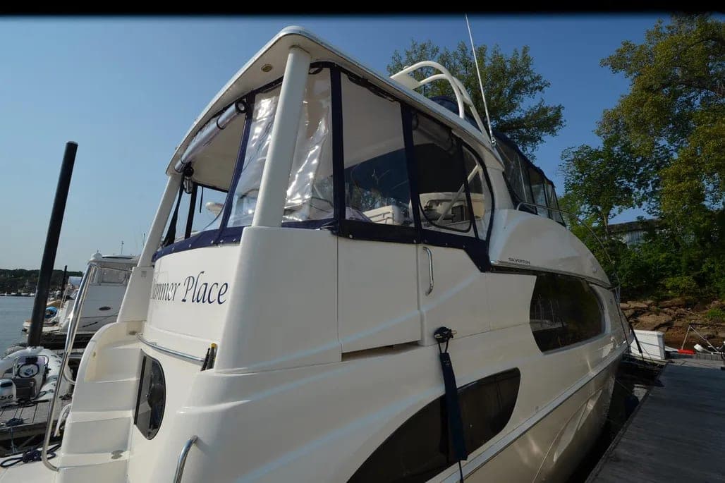 2002 Silverton 43 Motor Yacht thumbnail 2