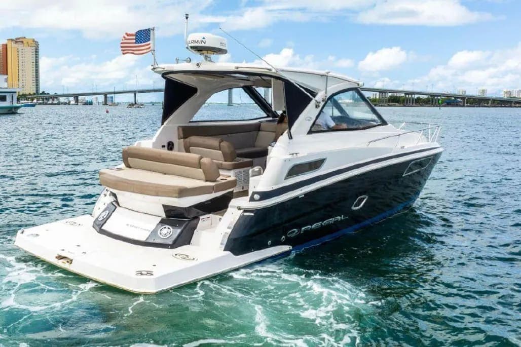 2015 Regal 35 Sport Coupe thumbnail 1