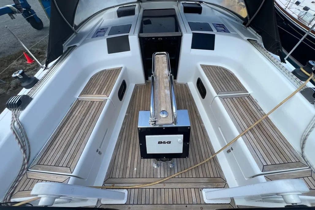 2016 Hanse 415 thumbnail 2