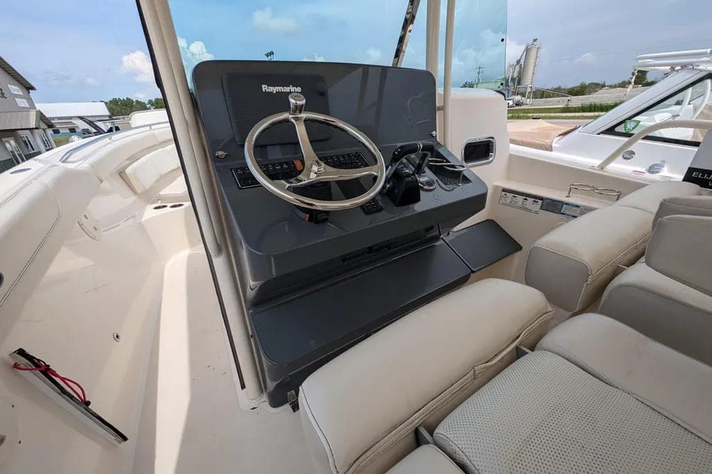 2013 Pursuit ST 310 Sport thumbnail 2