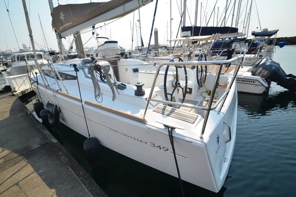2016 Jeanneau Sun Odyssey 349 thumbnail 2