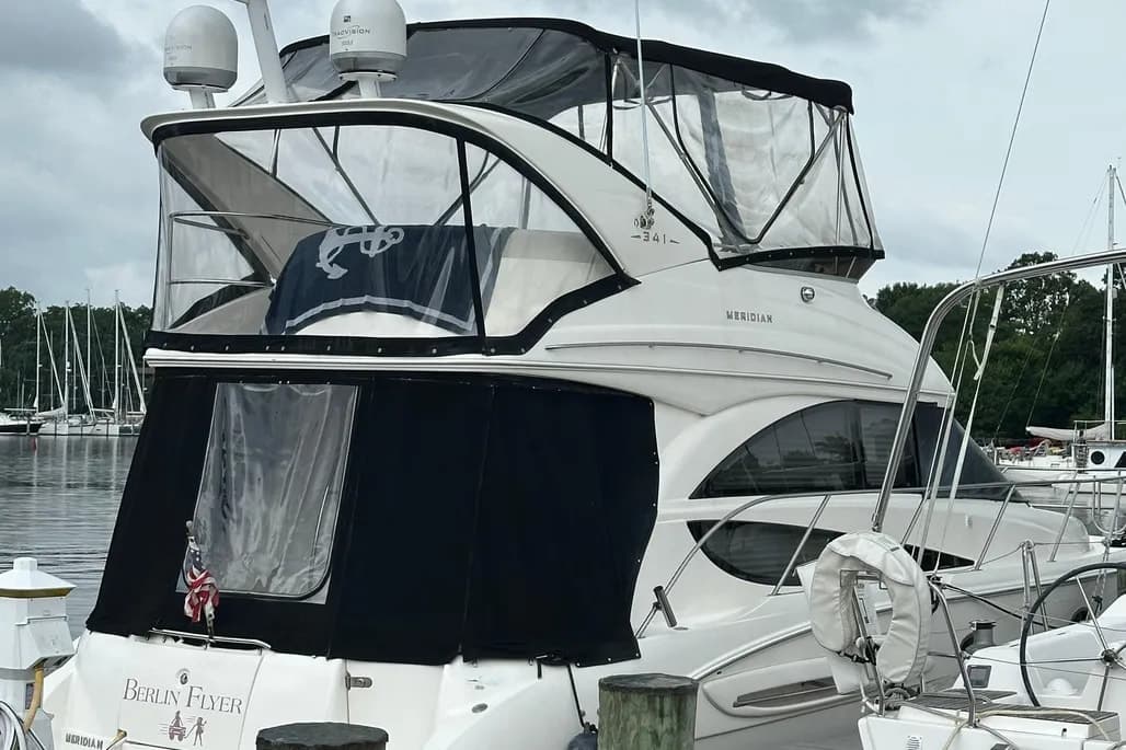 2007 Meridian 341 Sedan thumbnail 2