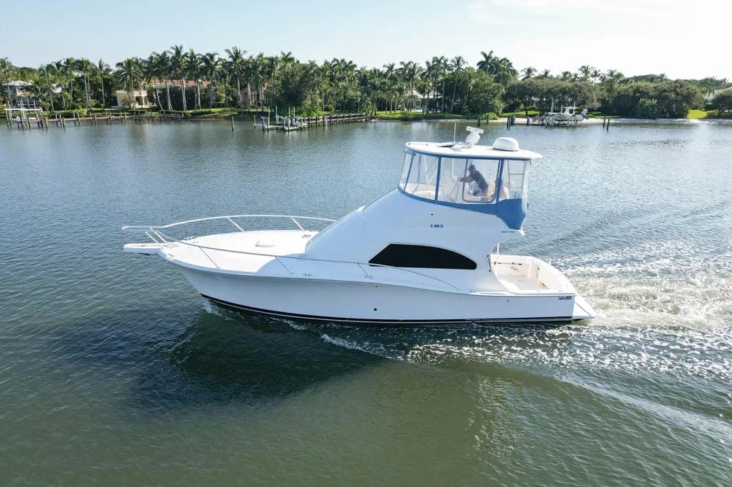 2005 Luhrs 41 Convertible thumbnail 2