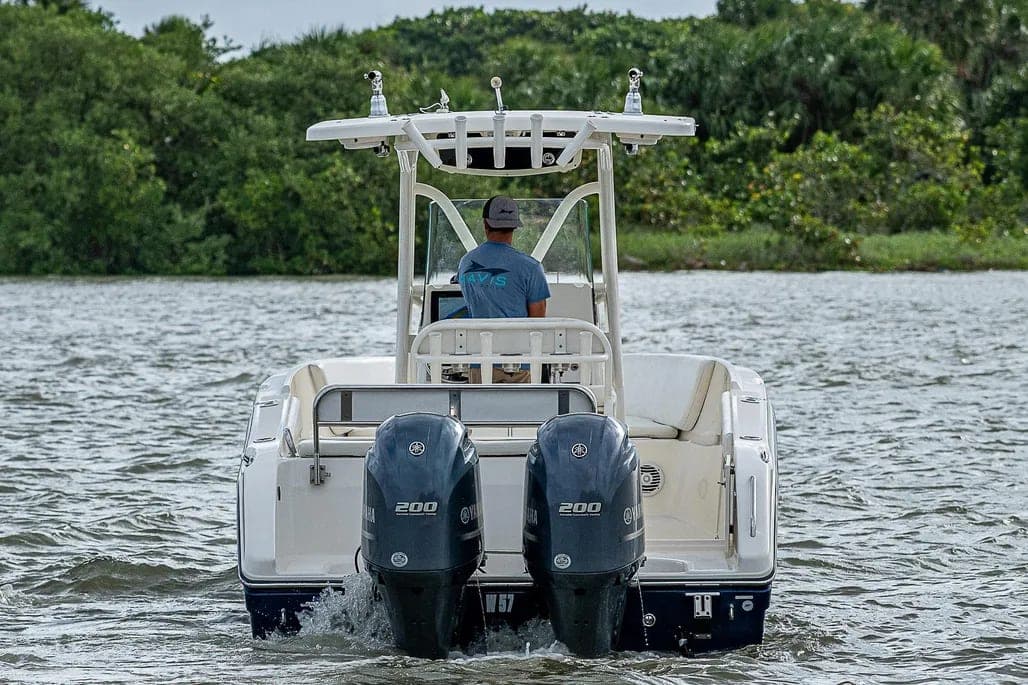 2015 Century 2600 Cc thumbnail 2