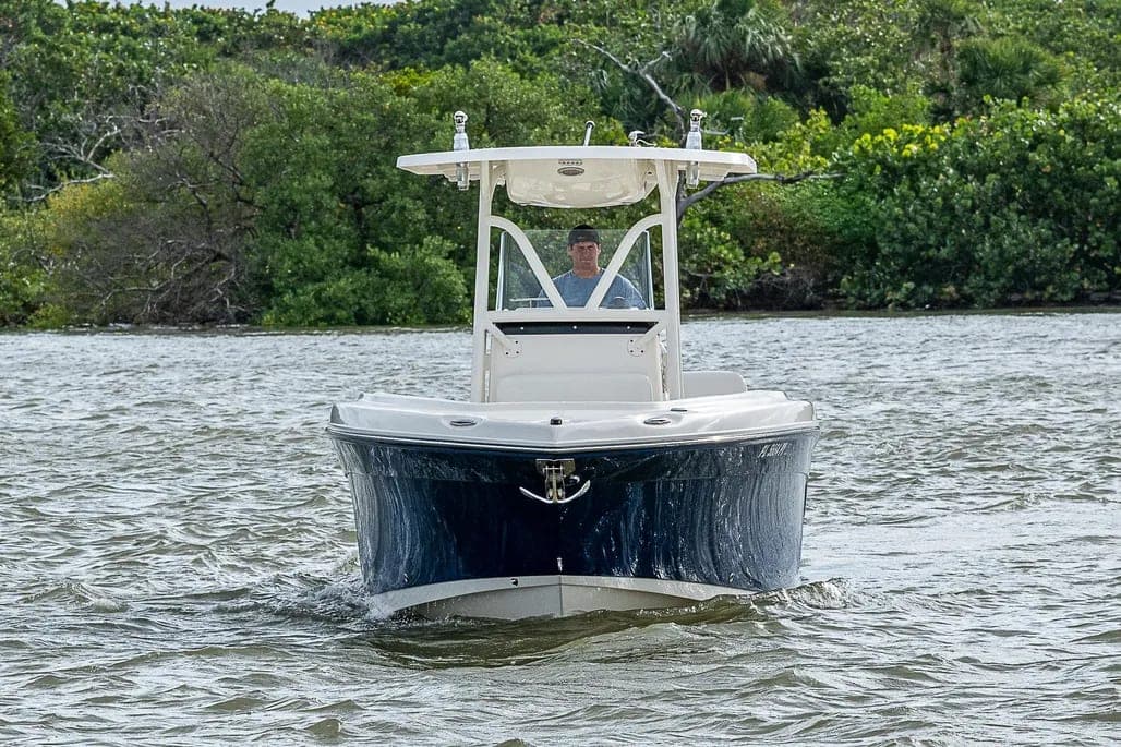 2015 Century 2600 Cc thumbnail 1