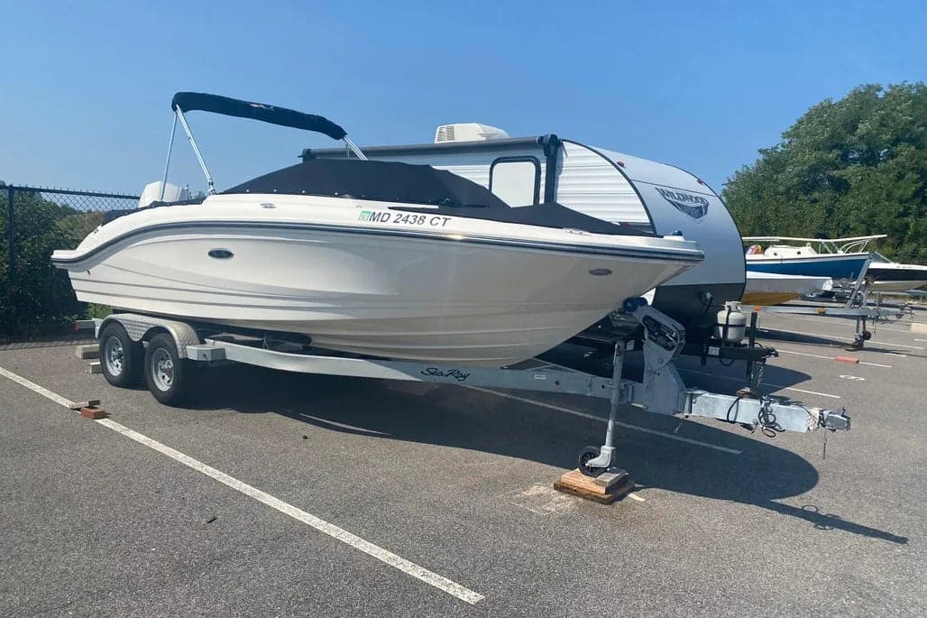 2019 Sea Ray SPX 210 OB