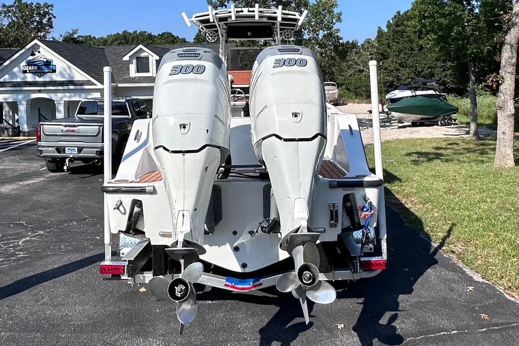 2001 Mako 252 Center Console thumbnail 2