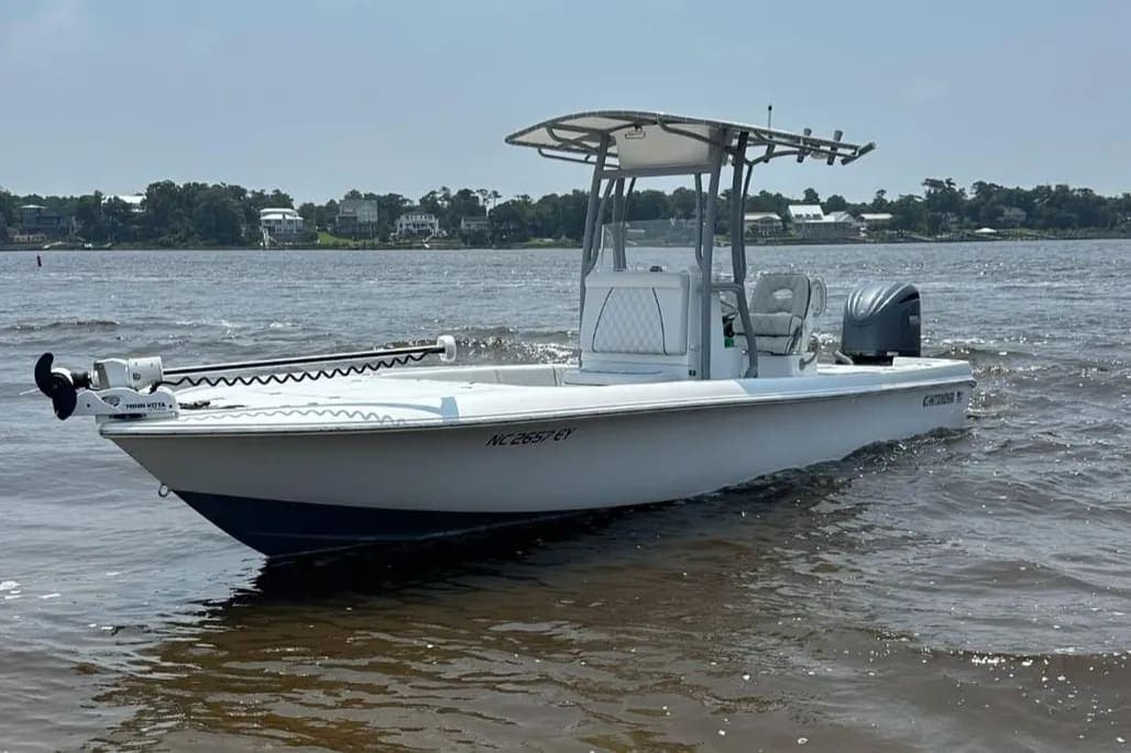 2002 Contender 25 Bay