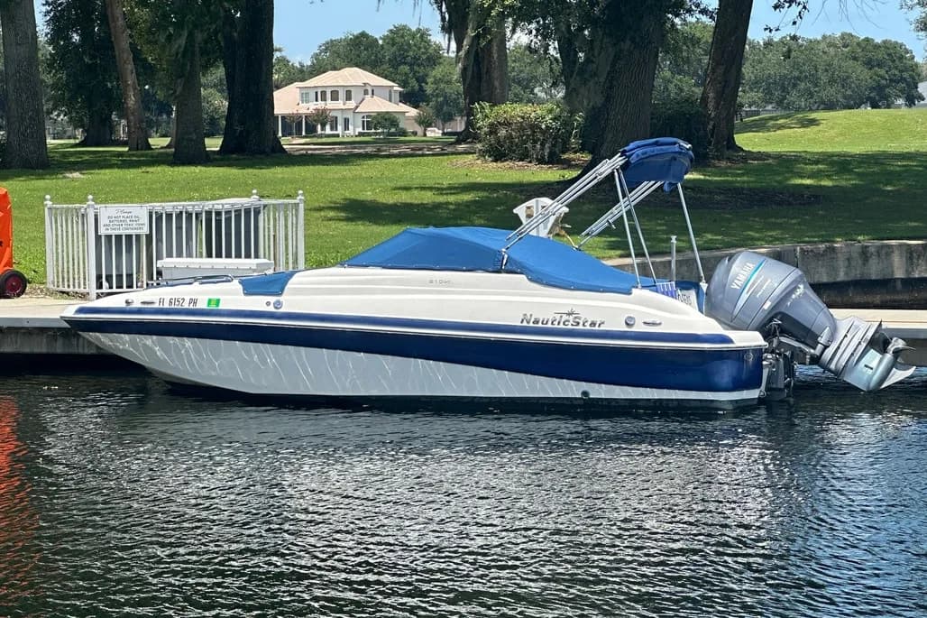 2011 NauticStar 210DC Sport Deck thumbnail 2