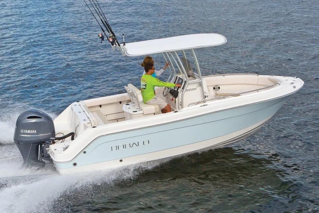 2019 Robalo R222 Center Console thumbnail 2