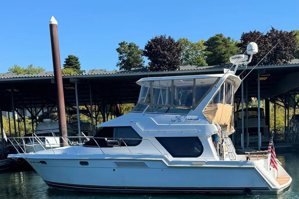 2001 Carver 374 Voyager thumbnail 1