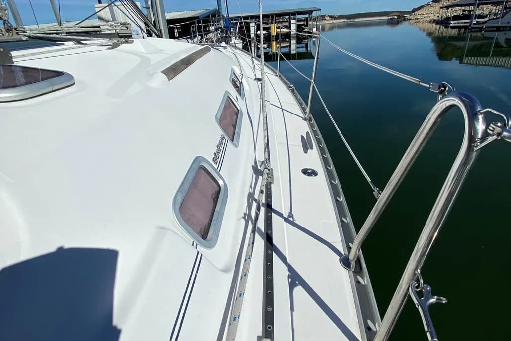 2005 Beneteau 373 thumbnail 2
