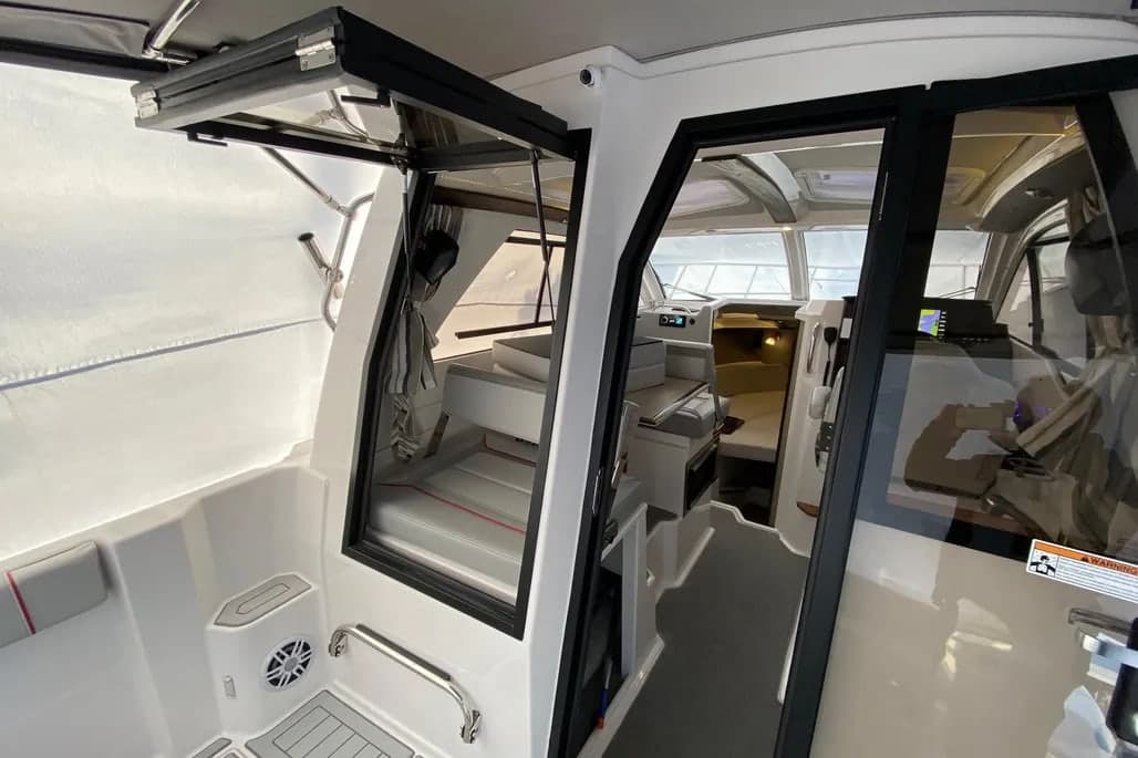 2024 Solara S-250 C thumbnail 2