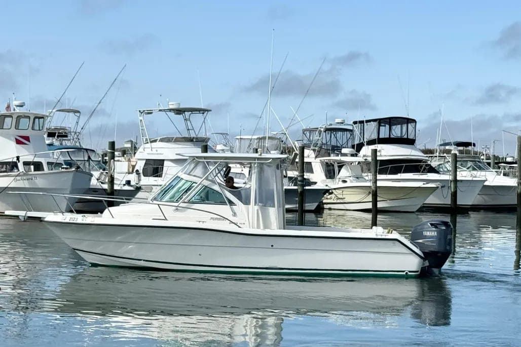 2001 Pursuit 2470 Walkaround thumbnail 1