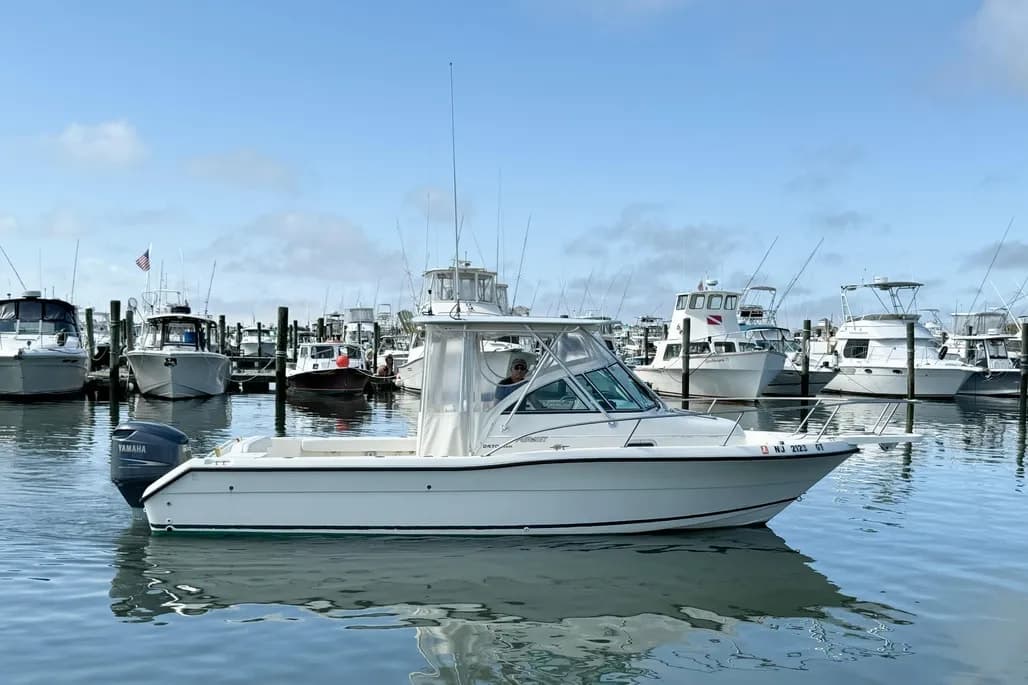 2001 Pursuit 2470 Walkaround