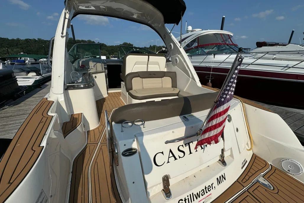 2014 Sea Ray 330 Sundancer thumbnail 2