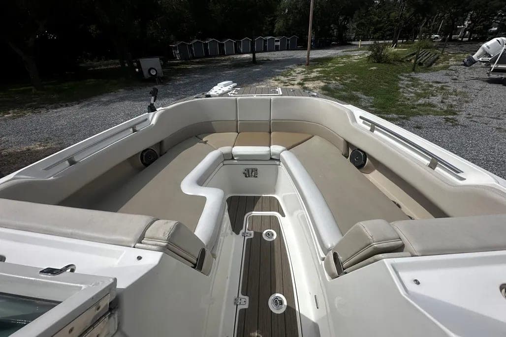 2016 Boston Whaler 320 Vantage thumbnail 2