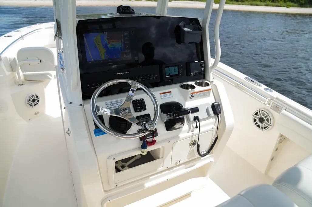 2020 Cobia 262 Center Console thumbnail 1