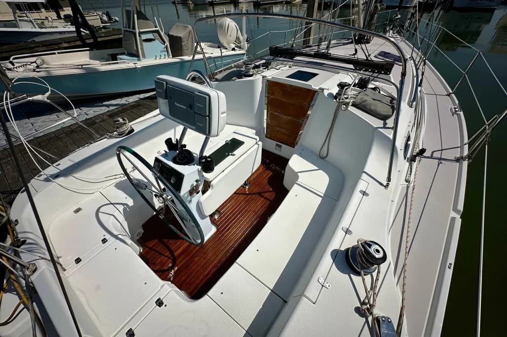 2008 Catalina 350 thumbnail 1