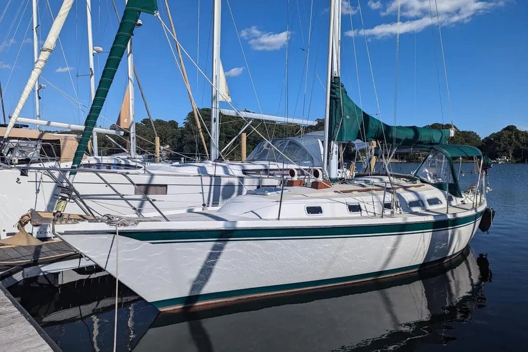 1988 Ericson 38 thumbnail 1