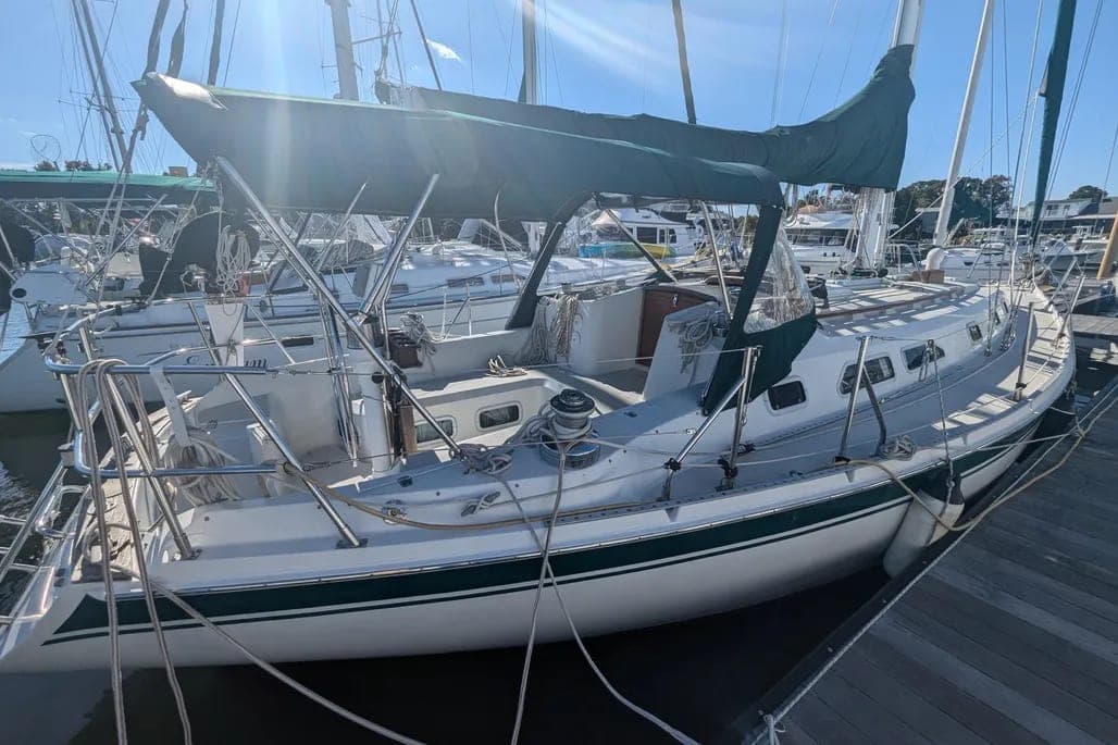 1988 Ericson 38 thumbnail 2