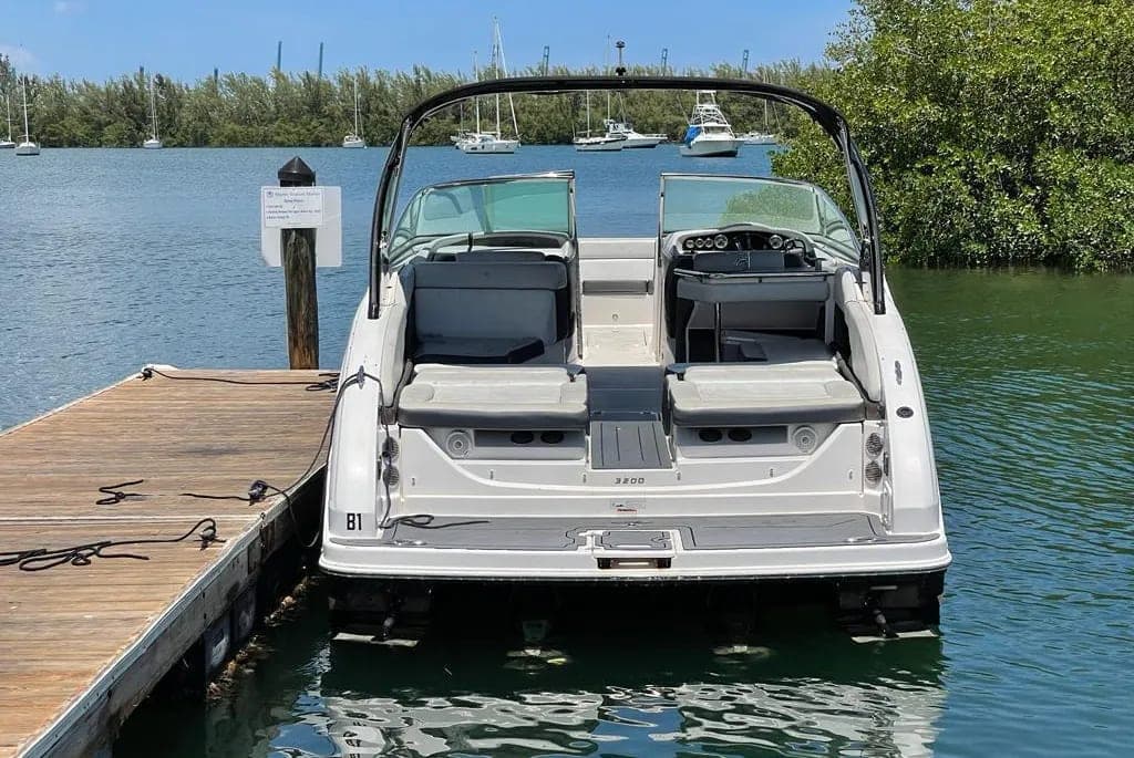 2013 Regal 3200 Bowrider thumbnail 2