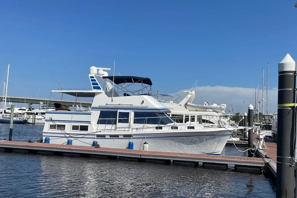 1987 Marine Trader 40 LaBelle Sun Deck thumbnail 1