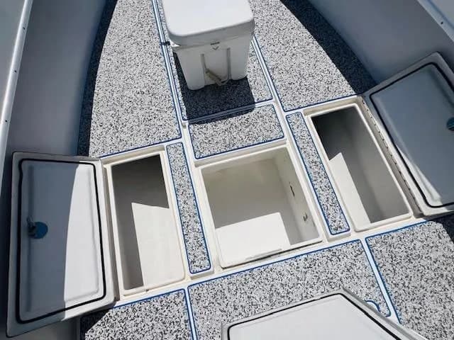 2004 Contender 27cc thumbnail 2