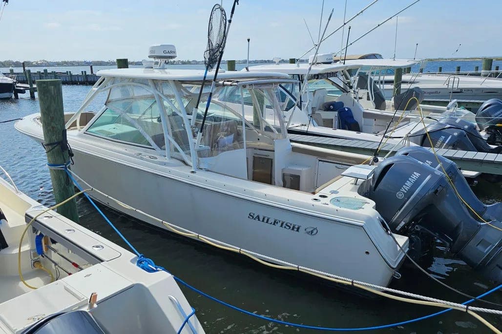 2019 Sailfish 325 DC thumbnail 2