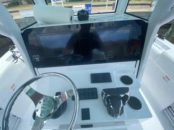 2024 Sportsman Open 252 Center Console thumbnail 2