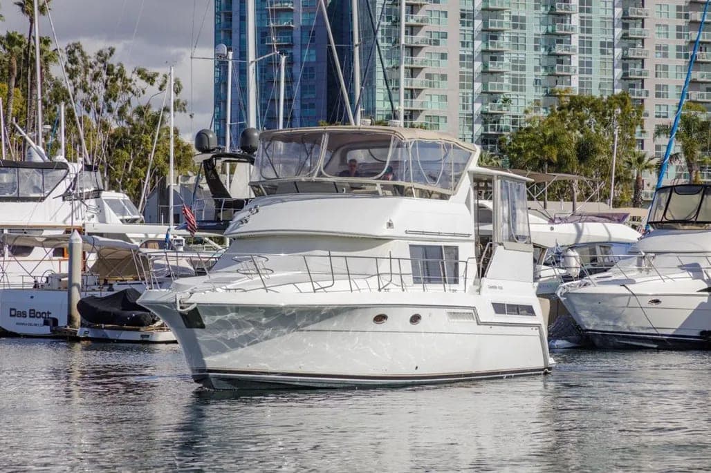 1997 Carver 405 Aft Cabin Motoryacht thumbnail 1