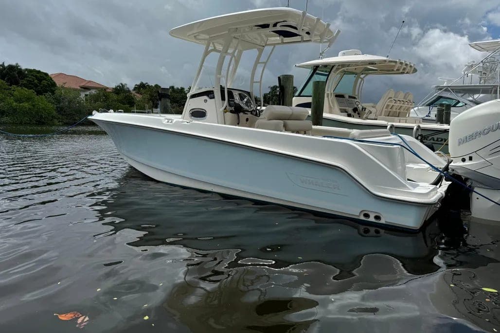 2018 Boston Whaler 230 Outrage thumbnail 1