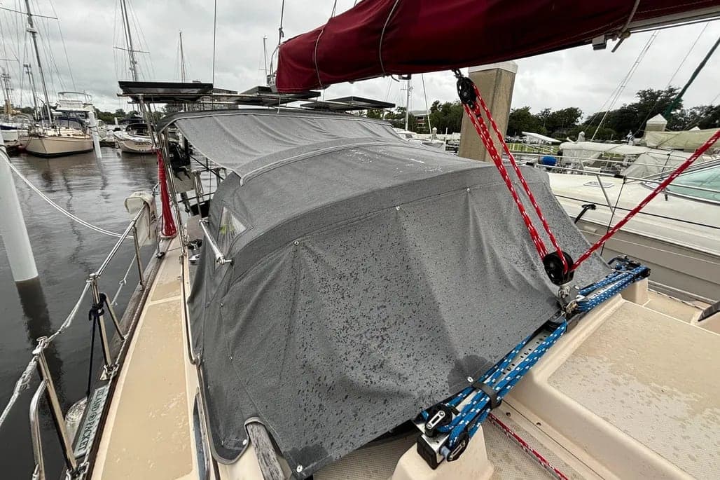 1994 Island Packet 35 thumbnail 1